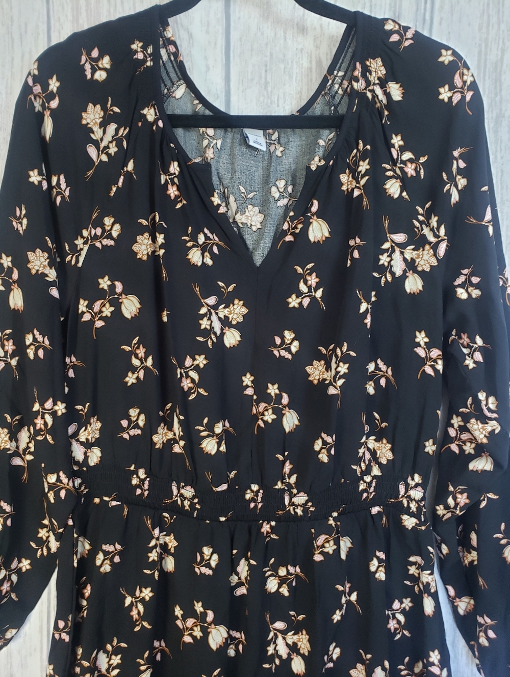 This Old Navy peasant dress Tiered skirt floral On Black Whimsigoth Boho Large - Picture 4 of 11